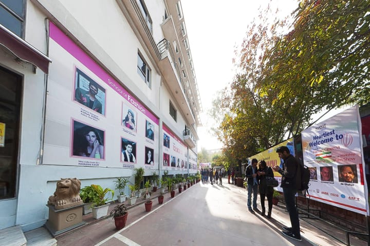 https://cache.careers360.mobi/media/colleges/social-media/media-gallery/1585/2020/12/10/Campus View Asian Academy of Film and Television Noida_Campus-View.png